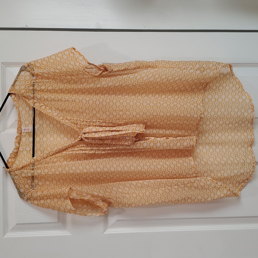 Yellow and off white 1/4 sleeve top